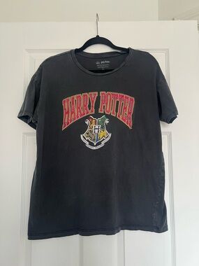 Harry Potter Warner Bros. Black Graphic Logo Tee size S